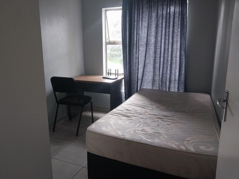 3 Bedroom Sharing Apartment (FEMALES ONLY) - Photo 4