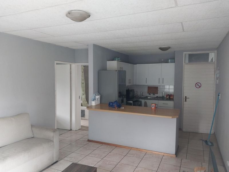 3 Bedroom Sharing Apartment (FEMALES ONLY) - Photo 2