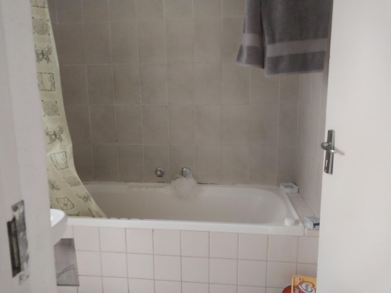 3 Bedroom Sharing Apartment (FEMALES ONLY) - Photo 9