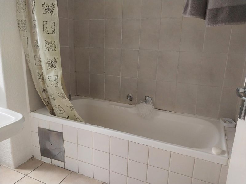 3 Bedroom Sharing Apartment (FEMALES ONLY) - Photo 7