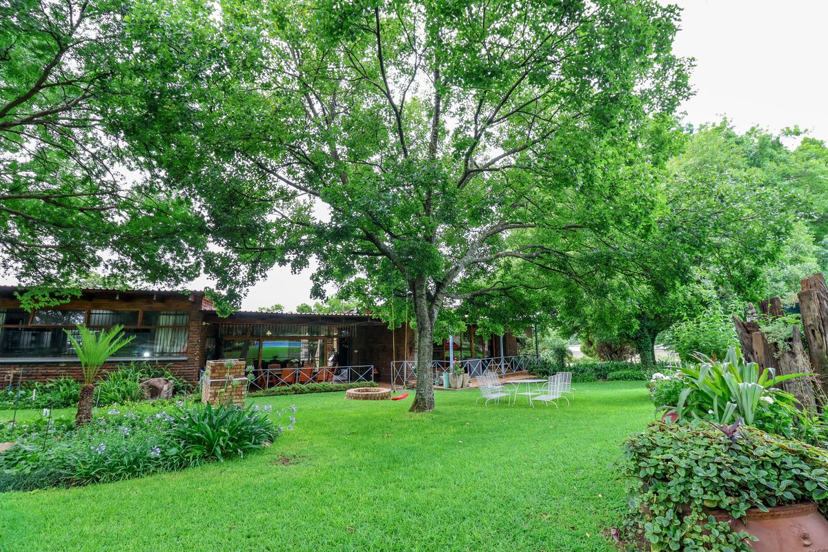 Charming 6-bedroom spacious property in Glen Austin AH, Midrand - Photo 4