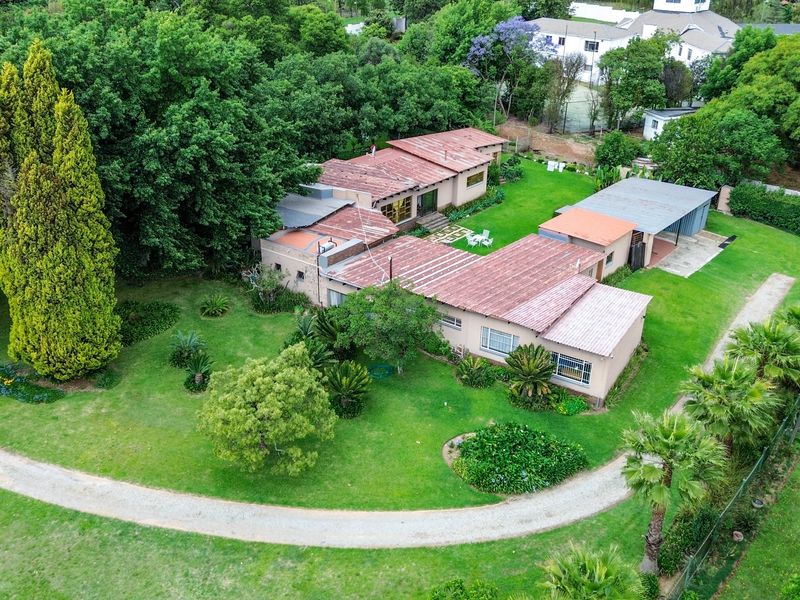 Charming 6-bedroom spacious property in Glen Austin AH, Midrand - Photo 5