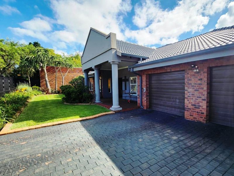 EXCLUSIVE, ELEGANT, EXCITING - Photo 5