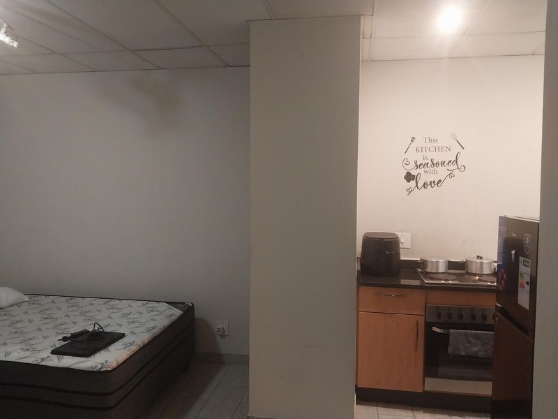 Bachelor Apartment For Sale In Johannesburg Central! - Photo 7