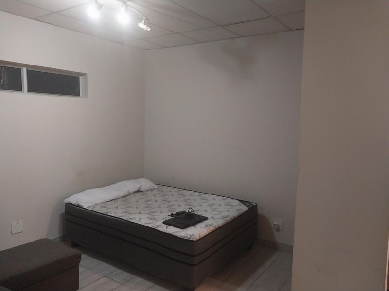 Bachelor Apartment For Sale In Johannesburg Central! - Photo 6