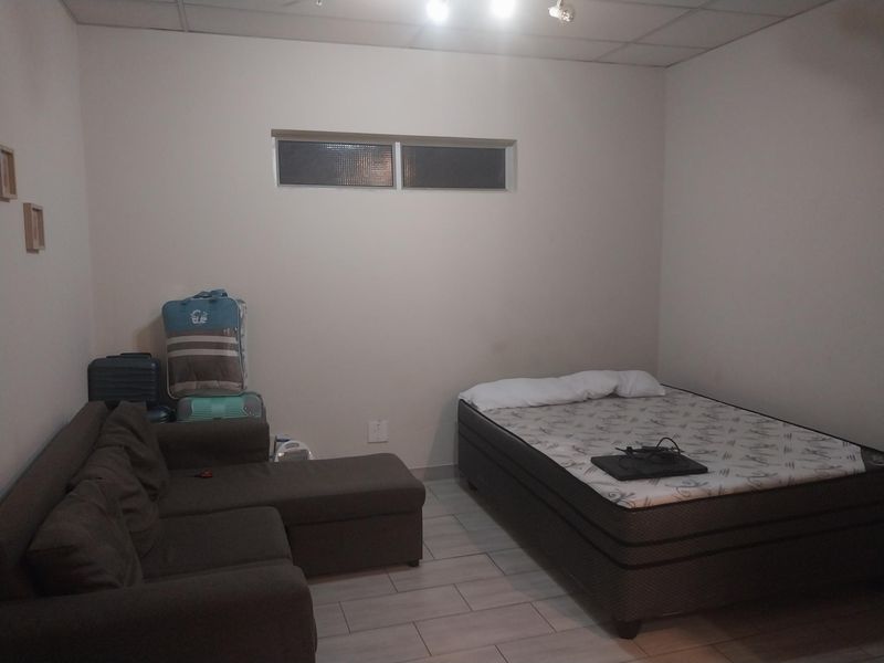 Bachelor Apartment For Sale In Johannesburg Central! - Photo 5