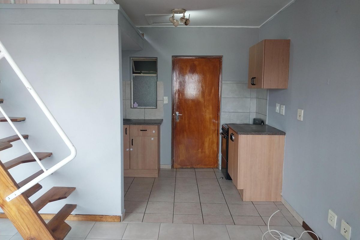 1.5 Bedroom Loft For Sale At Melville Mews - Photo 2