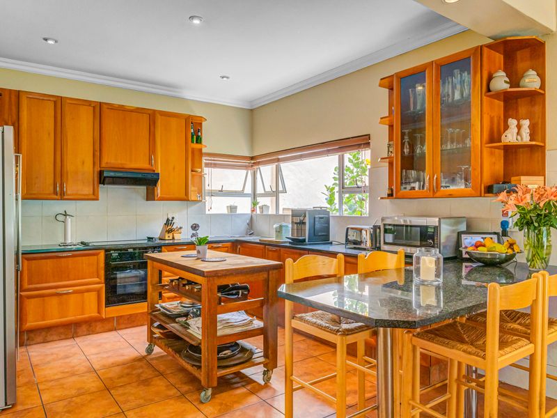 Wonderful park-front Property with a private Cottage - Photo 4