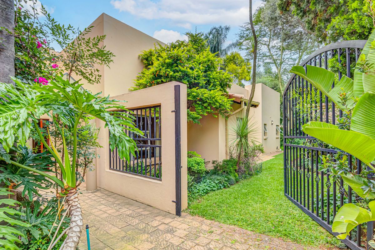 Wonderful park-front Property with a private Cottage - Photo 3