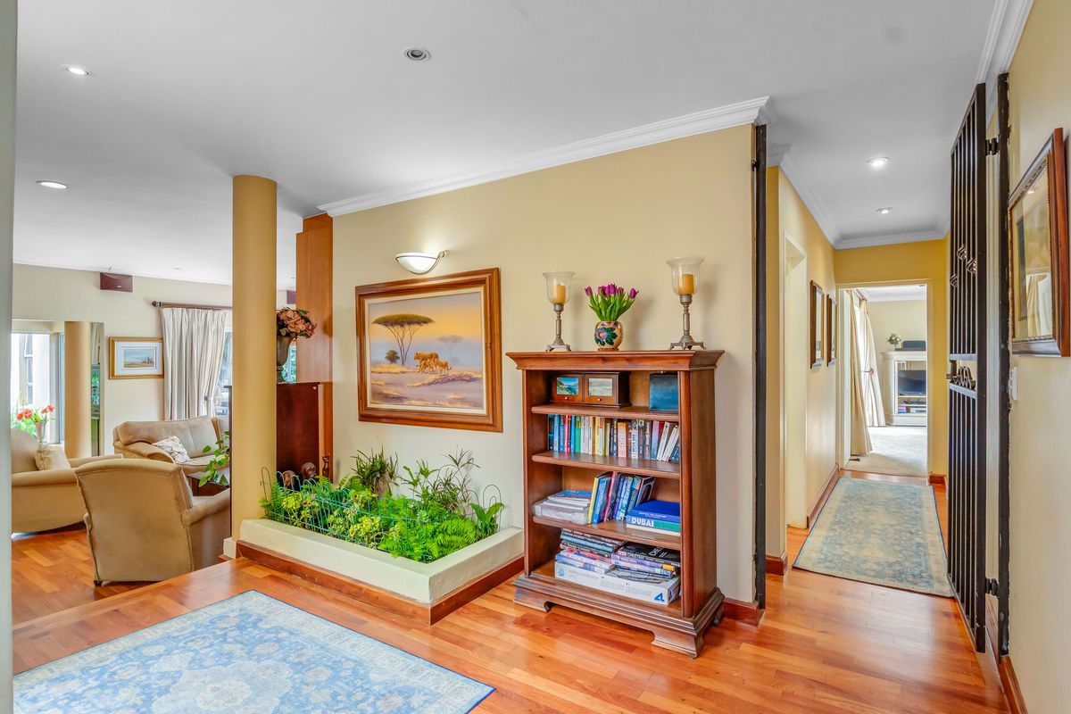 Wonderful park-front Property with a private Cottage - Photo 4