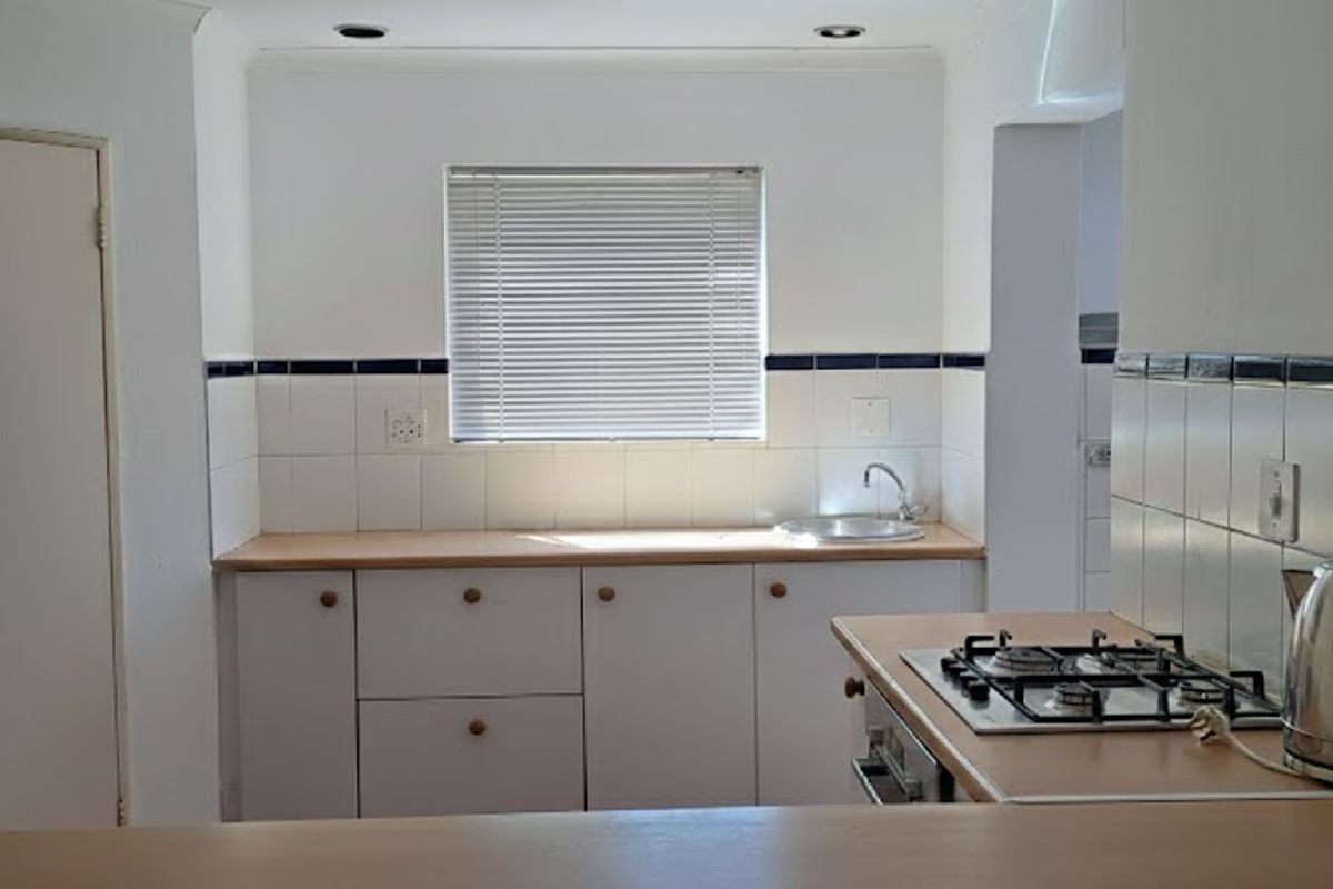 Charming freestanding 5 bedroom for sale in Northwold, Randburg your dream oasis awaits!!!!! - Photo 5