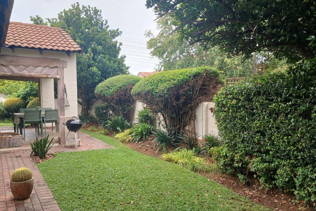 Charming 2-bedroom house for sale in Bloubosrand, Randburg, perfect for families and investor - Photo 4