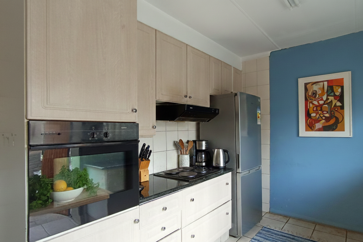 Massive 5 bedroom home income potential - Photo 4