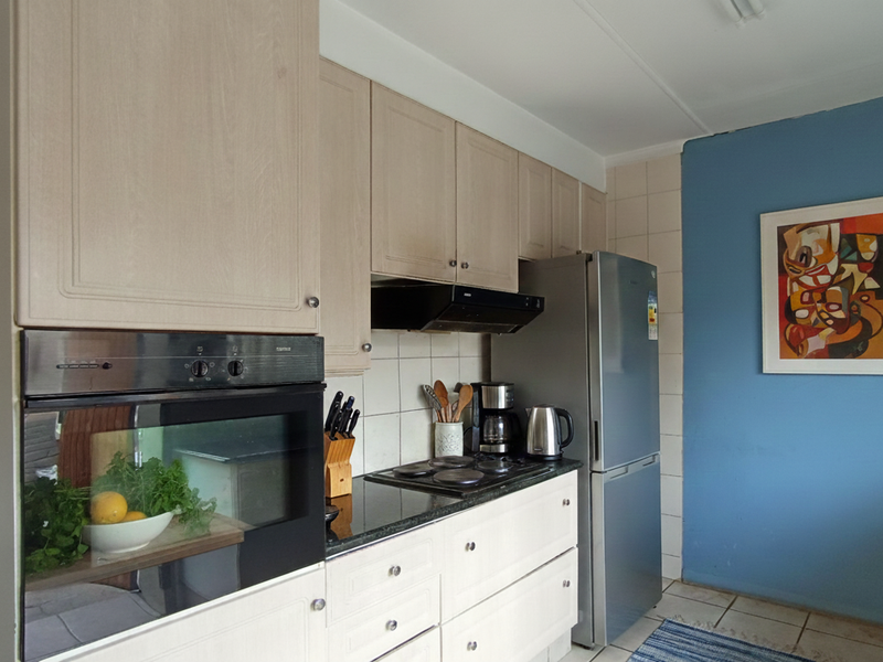 Massive 5 bedroom home income potential - Photo 4