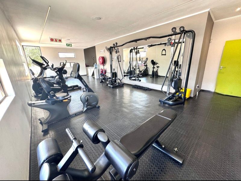 Modern and safe lifestyle-no transfer duty - Photo 9