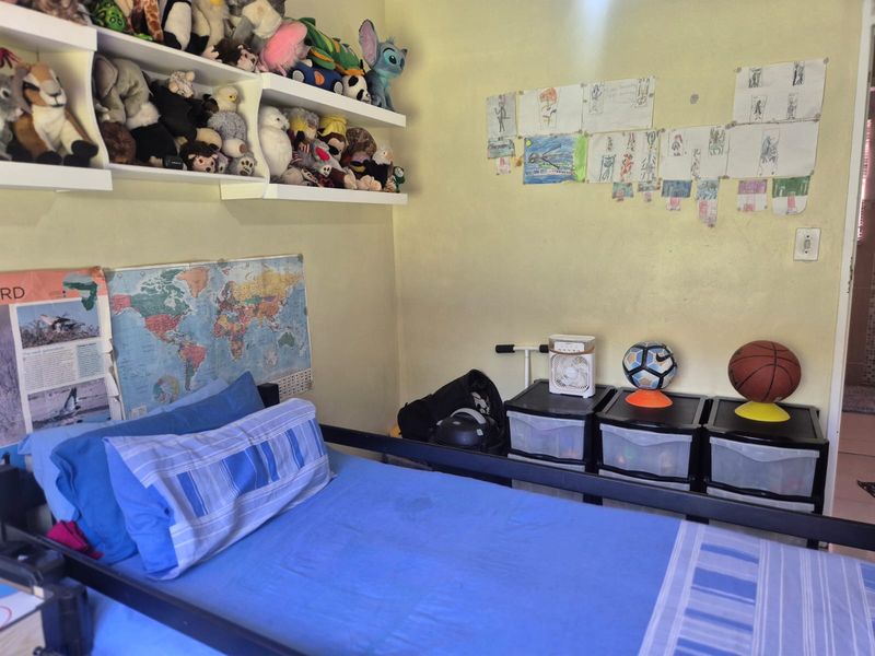 Renovators dream !Charming Single-Storey Family Home in Sought-After Buccleuch, Sandton - Photo 8