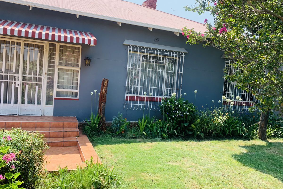 Beautiful 4 Bed home in the perfect location - Photo 2