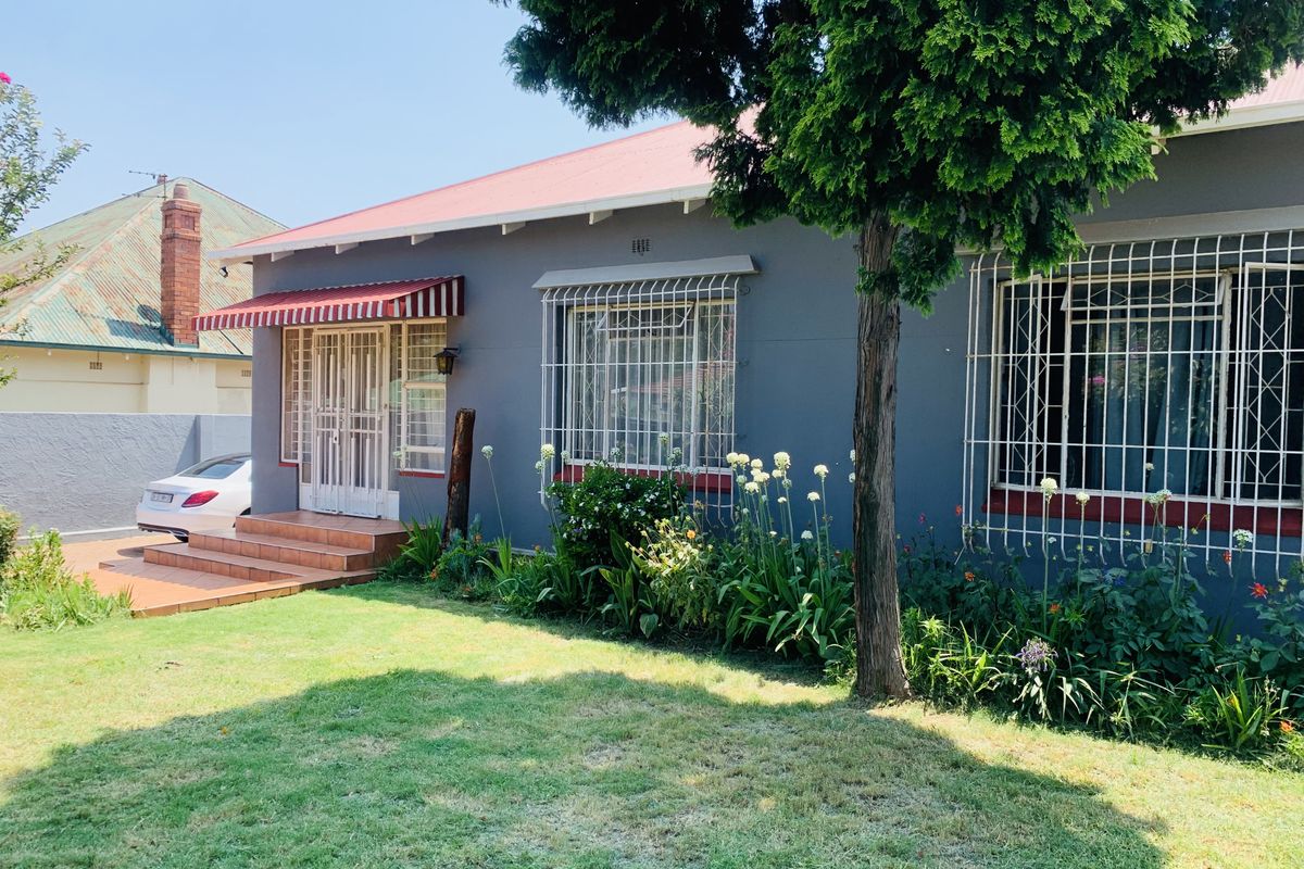 Beautiful 4 Bed home in the perfect location - Photo 3