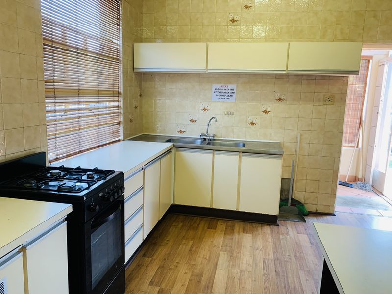 Beautiful 4 Bed home in the perfect location - Photo 10