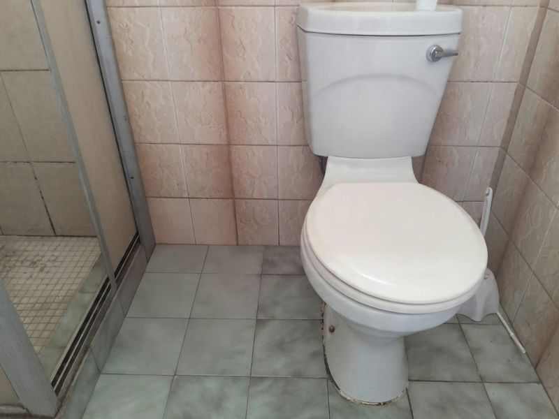 THREE BEDROOMS HOUSE FOR SALE IN TOWNSVIEW - Photo 7