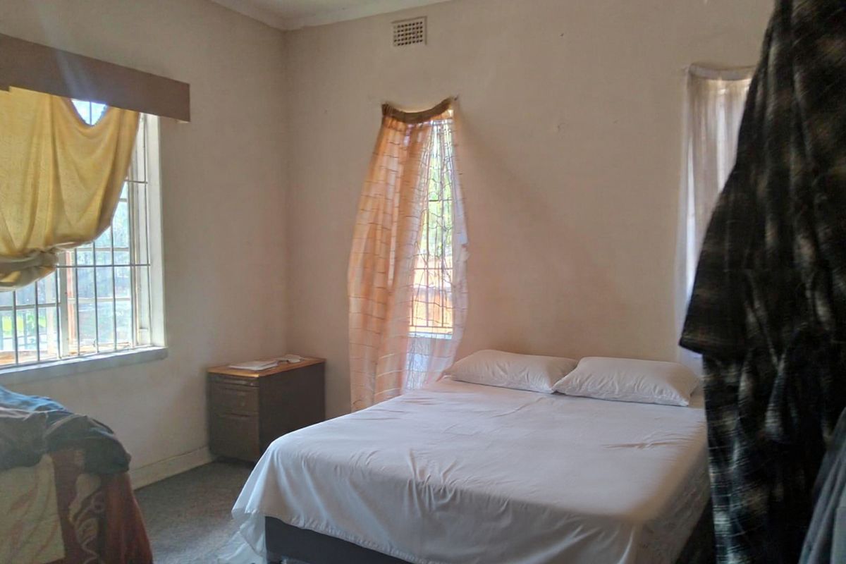 THREE BEDROOMS HOUSE FOR SALE IN TOWNSVIEW - Photo 4