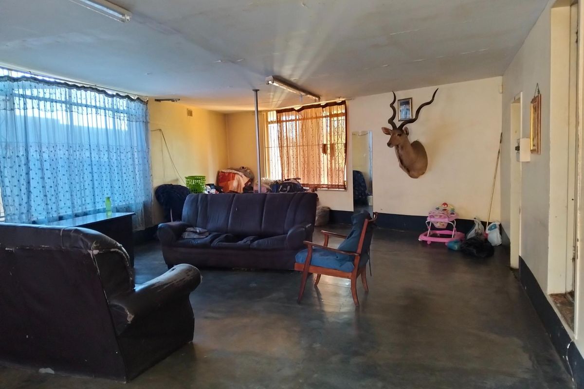 FIVE BEDROOMS HOUSE FOR SALE IN TOWNSVIEW - Photo 3