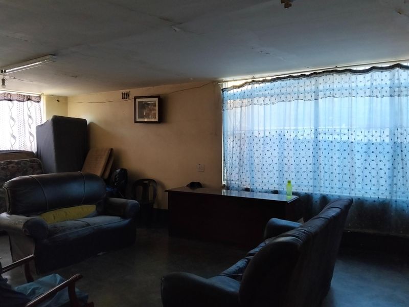 FIVE BEDROOMS HOUSE FOR SALE IN TOWNSVIEW - Photo 4