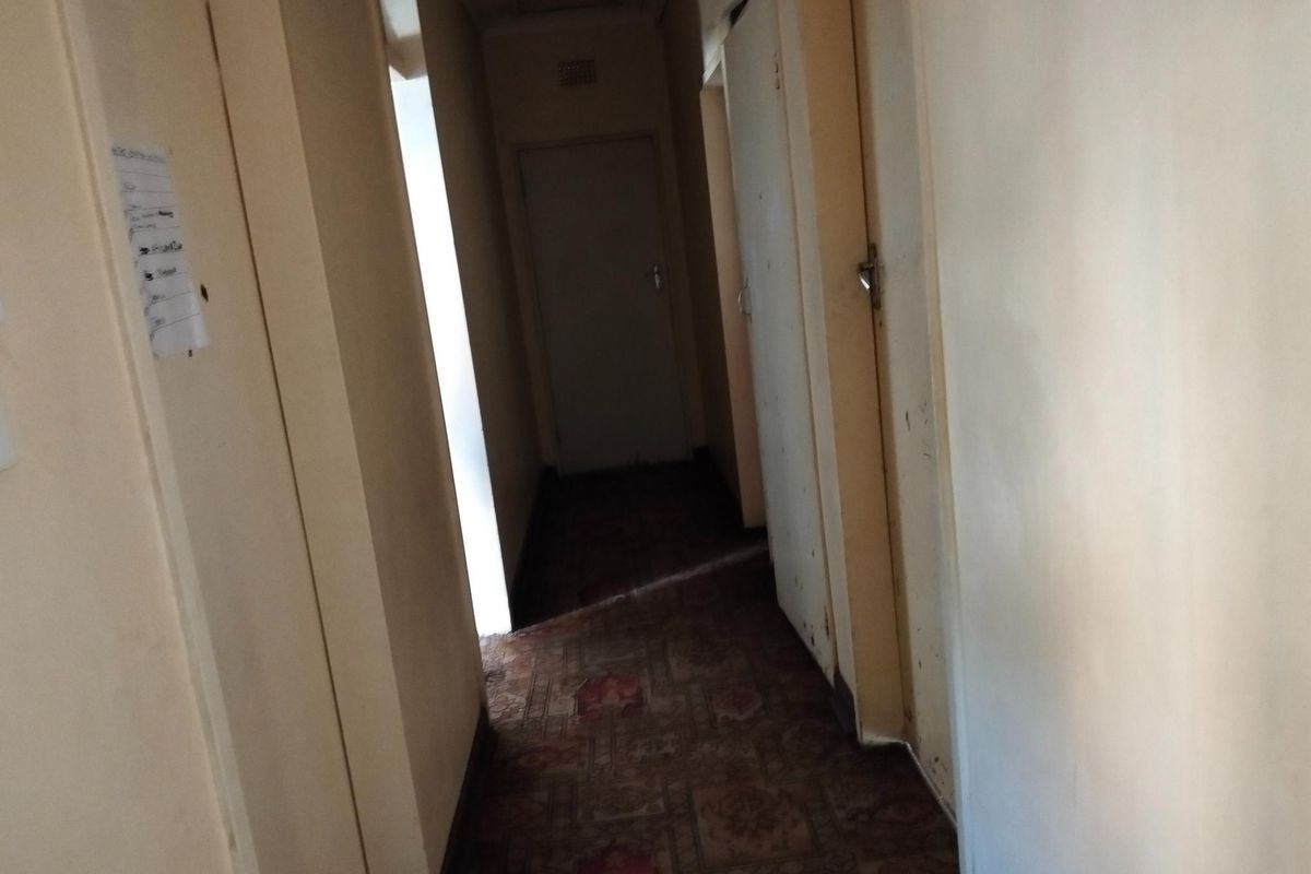 FIVE BEDROOMS HOUSE FOR SALE IN TOWNSVIEW - Photo 5