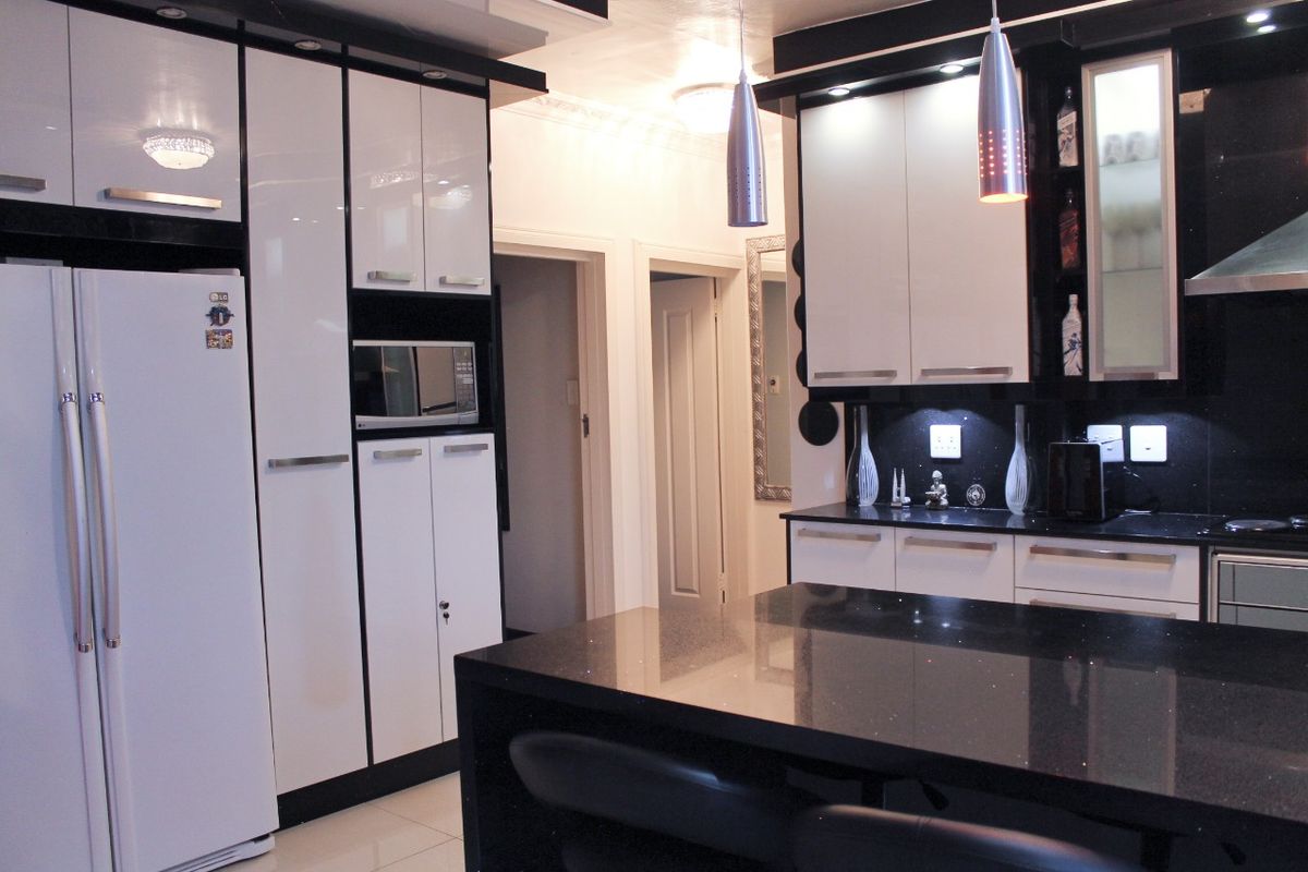 Apartment For Sale In Johannesburg - Photo 4