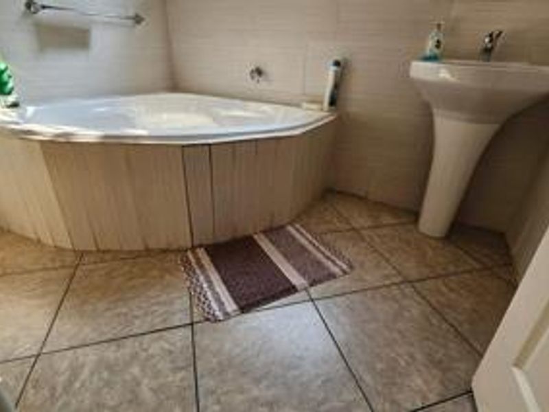 3 Bedroom House for sale in Ninapark - Photo 10