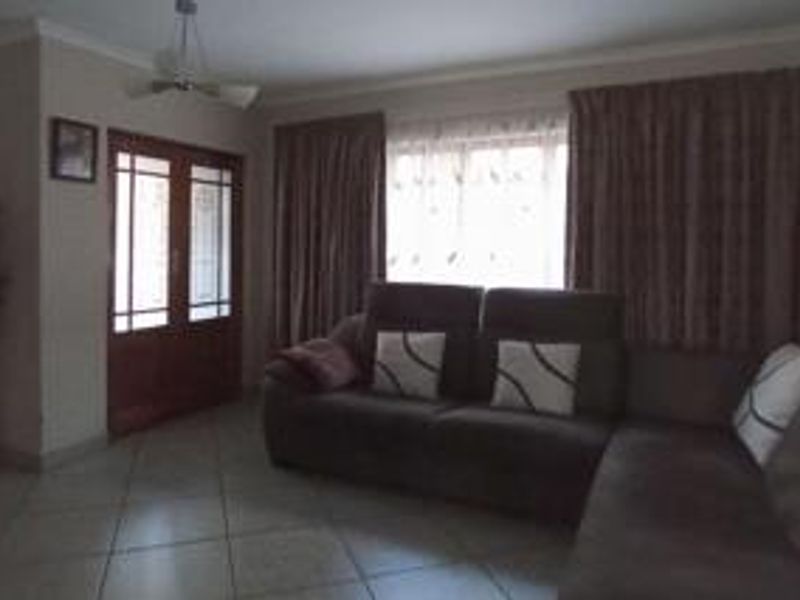 3 Bedroom House for sale in Ninapark - Photo 3