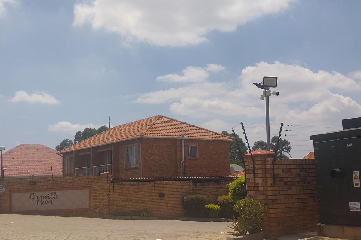 You Won't Believe This, 2 Bedroom Is Selling Quietly! - Photo 2