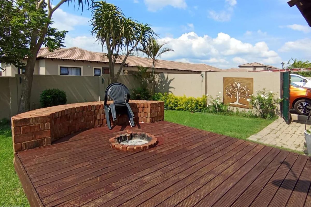 Stunning 3-bedroom sectional title in Montana Park, Pretoria – modern living with convenience awaits - Photo 4