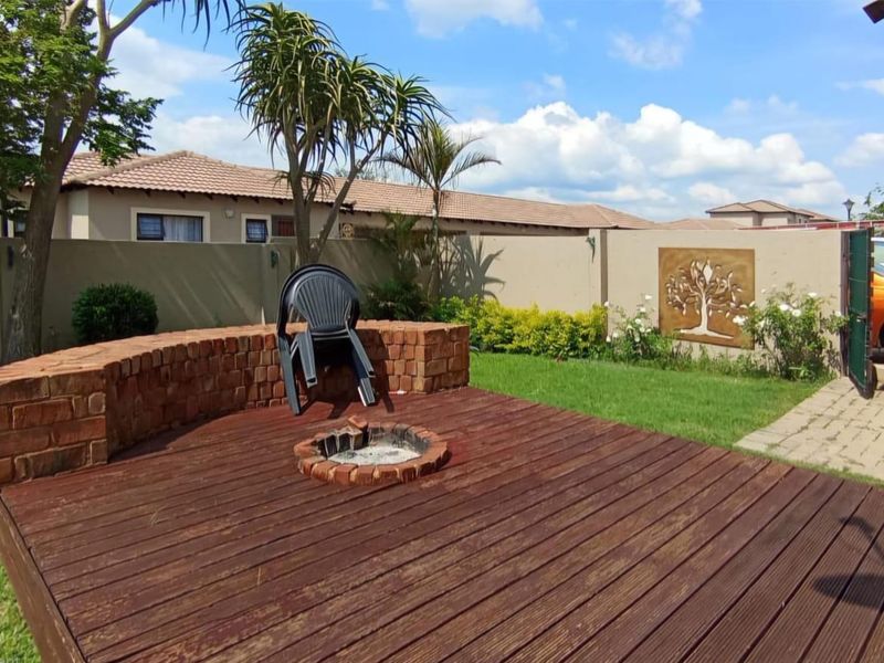 Stunning 3-bedroom sectional title in Montana Park, Pretoria – modern living with convenience awaits - Photo 4