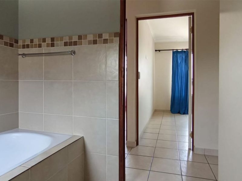 Stunning 3-bedroom sectional title in Montana Park, Pretoria – modern living with convenience awaits - Photo 5