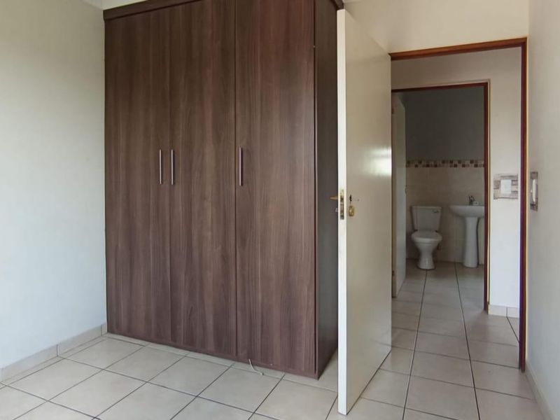 Stunning 3-bedroom sectional title in Montana Park, Pretoria – modern living with convenience awaits - Photo 9