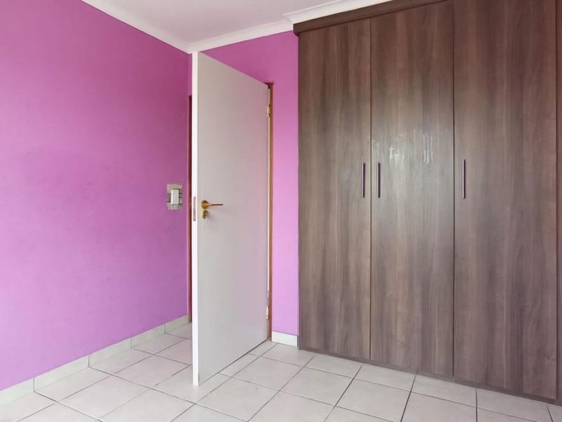 Stunning 3-bedroom sectional title in Montana Park, Pretoria – modern living with convenience awaits - Photo 7