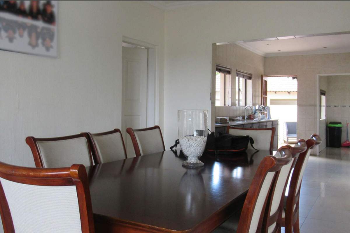 5 bedroom  freehold home  in Horison  Park - Photo 5