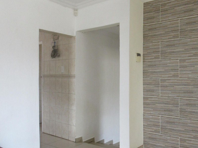 5 bedroom  freehold home  in Horison  Park - Photo 10