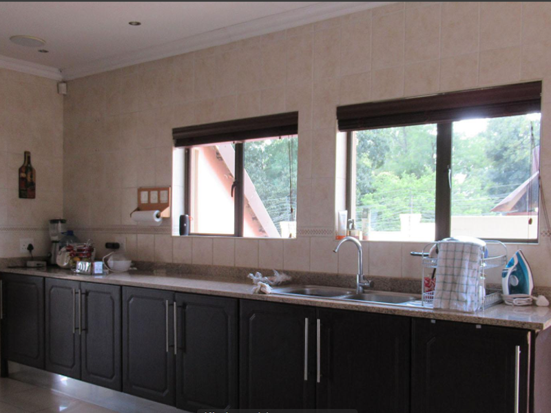 5 bedroom  freehold home  in Horison  Park - Photo 3