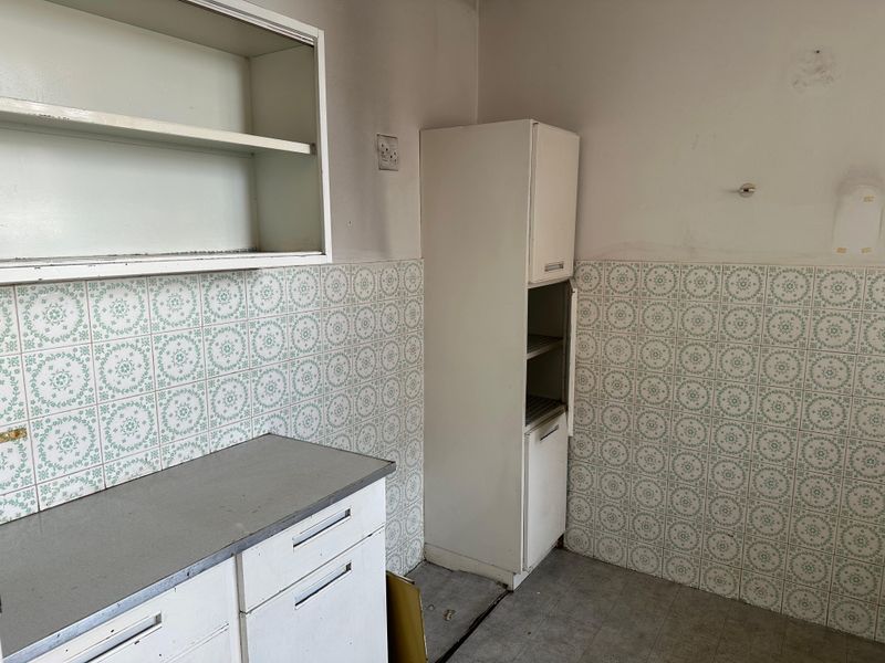 POTENTIAL MEETS POSITION: SPACIOUS 3rd FLOOR 1 BED APARTMENT WITH A VIEW! - Photo 10