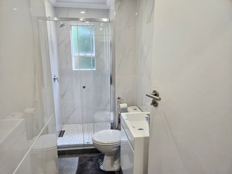 2 Bed, 2 Bathroom Apartment- Sandton - Photo 8