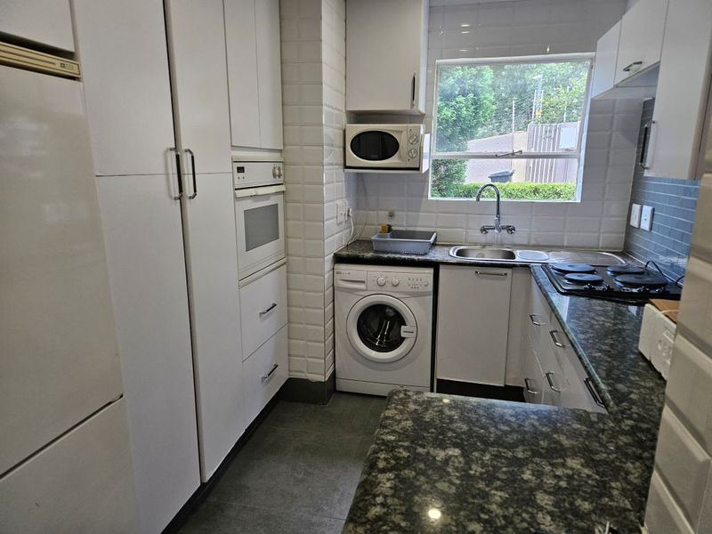 2 Bed, 2 Bathroom Apartment- Sandton - Photo 2