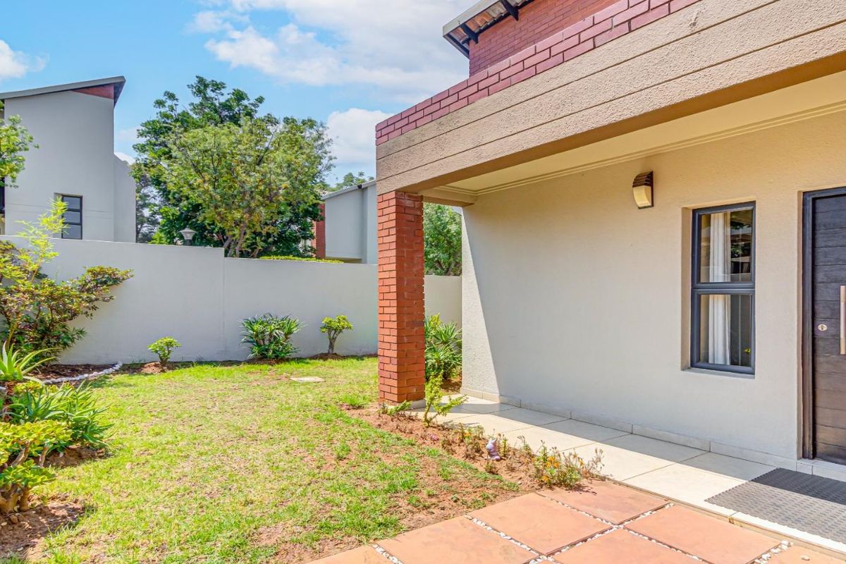 Modern 3-Bedroom Simplex In A Secure Kyalami Willaway - Photo 2