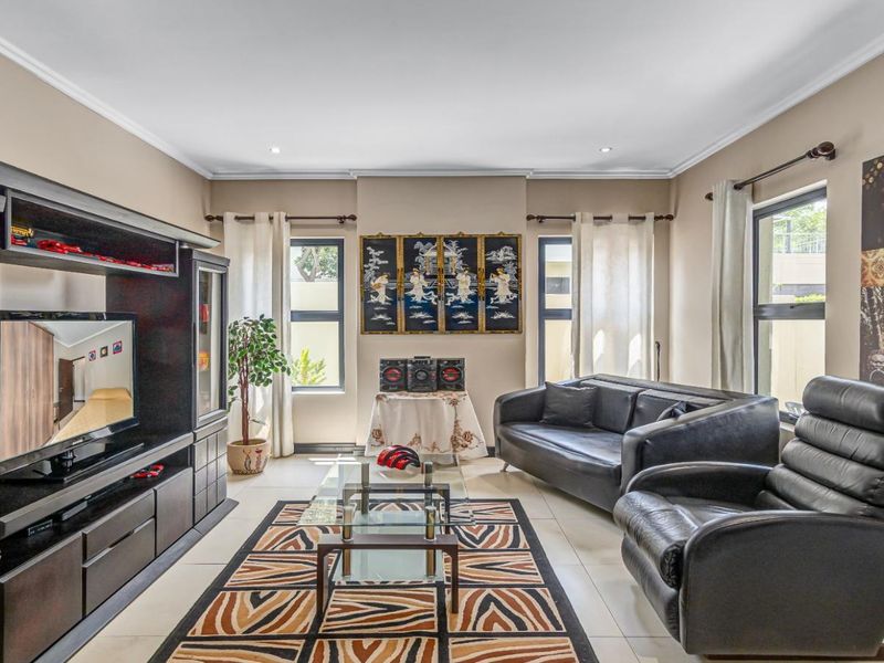 Modern 3-Bedroom Simplex In A Secure Kyalami Willaway - Photo 4