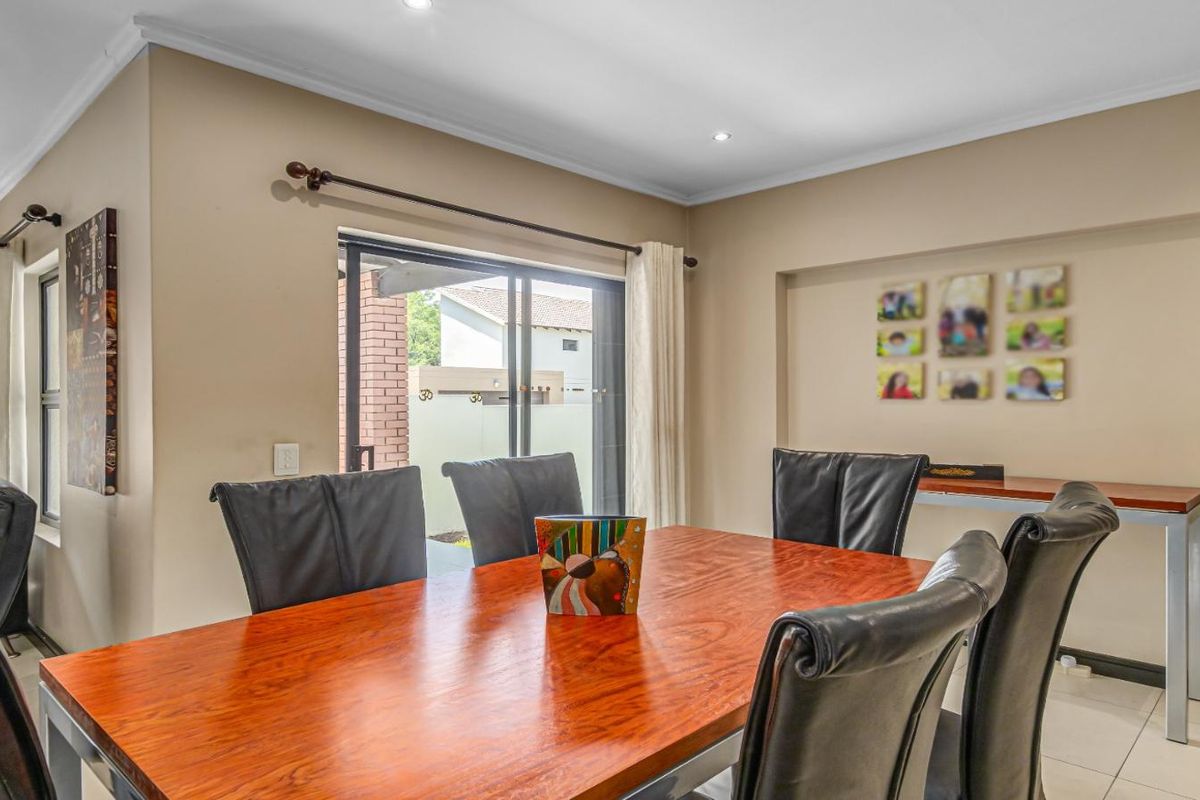 Modern 3-Bedroom Simplex In A Secure Kyalami Willaway - Photo 5
