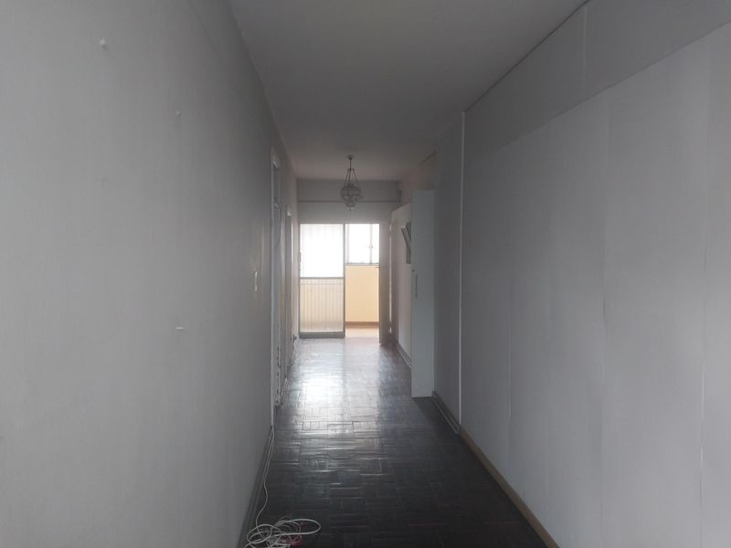 Apartment For Sale In Johannesburg - Photo 7