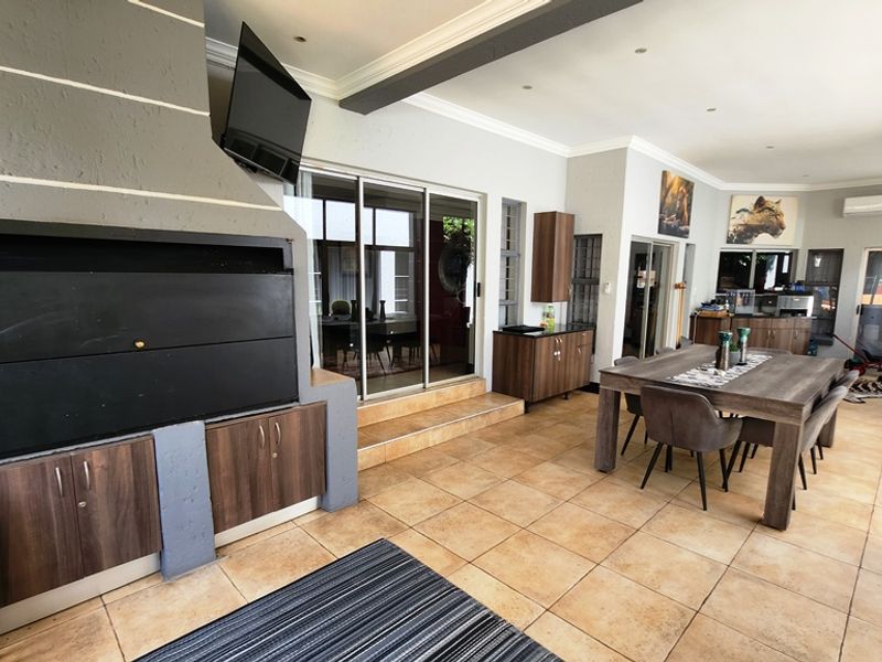 LOCATION! ENTERTAINERS DREAM!!! - Photo 2