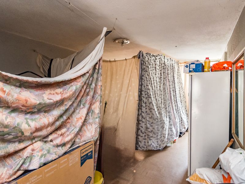 RENOVATION-READY APARTMENT OPPORTUNITY - Photo 6