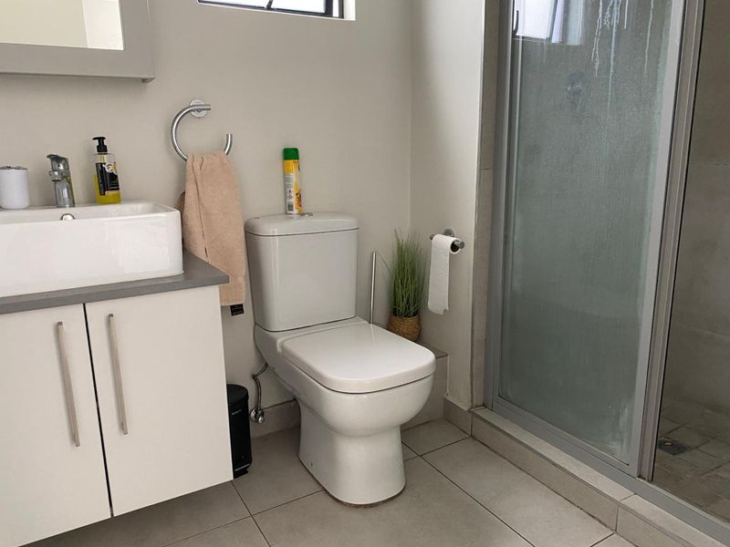 Spacious Furnished 2-Bedroom, Apartment To Let on 92 On New  in Midrand - Photo 4